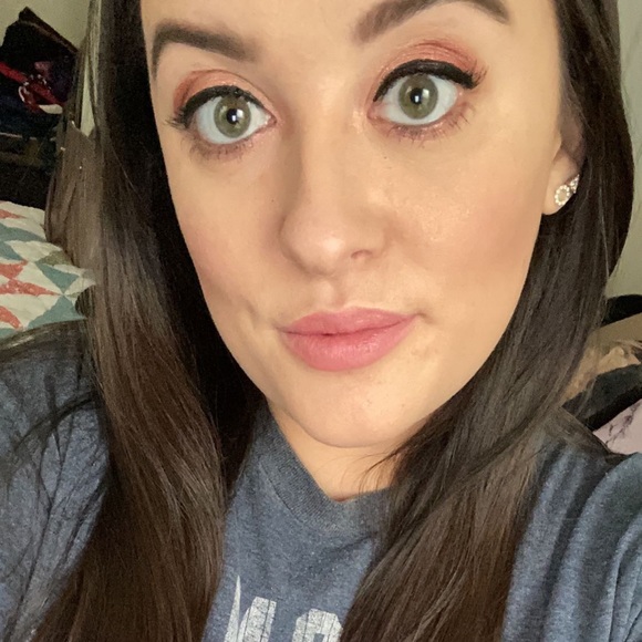 Meet your Posher, Christina - Picture 1 of 1